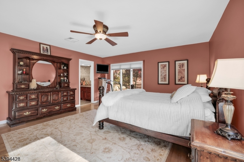 1st Floor Ensuite Wood floors