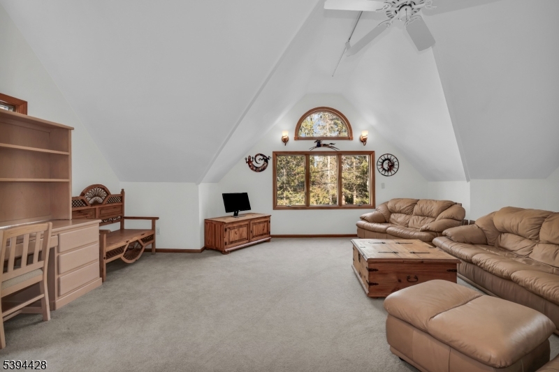 Second floor Living Room Vaulted ceiling, walk-in closet