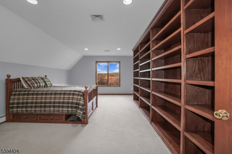 4th Bedroom Built-ins, walk-in closet