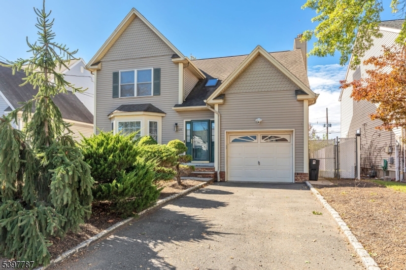 Driveway with room for more than 2 cars