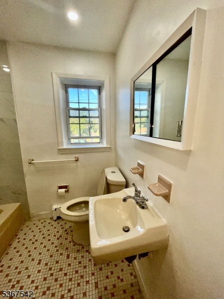RE-modeled bath