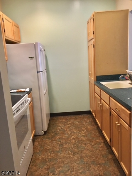 Kitchen Clean, updated kitchen with plenty of storage options.
