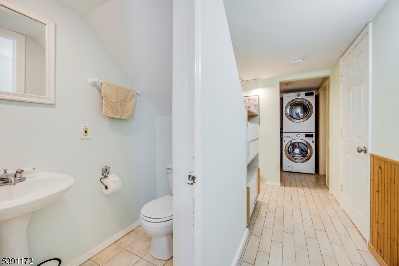 Full bathroom & laundry