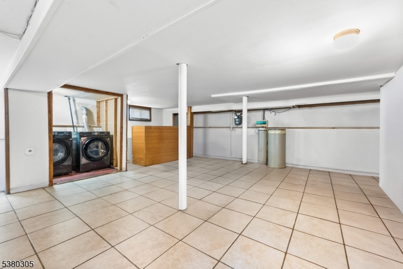Basement / Laundry Area