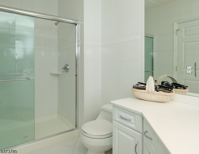 2nd BATH SHOWER
