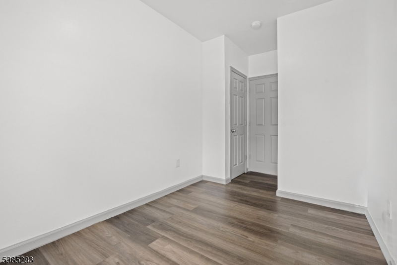 Bedroom 2 Entry
