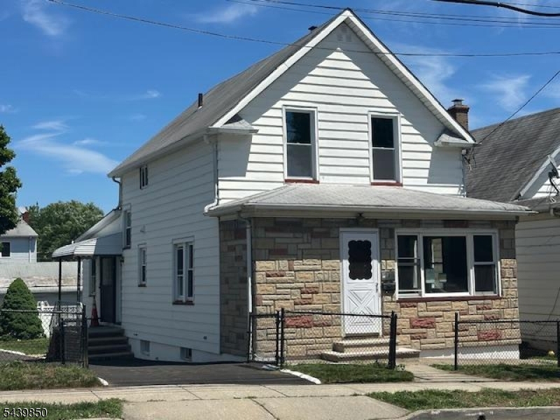 70 Chestnut St