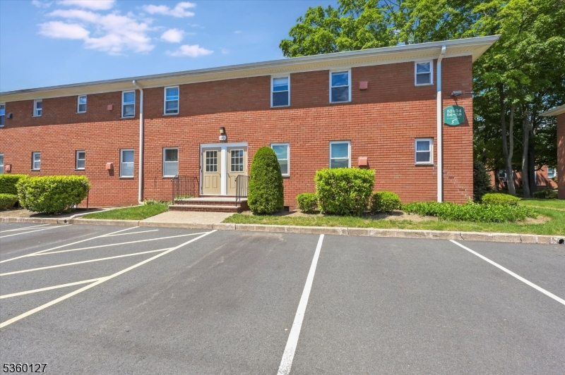 Welcome home to this well maintained second floor 1 bedroom 1 bathroom condo.