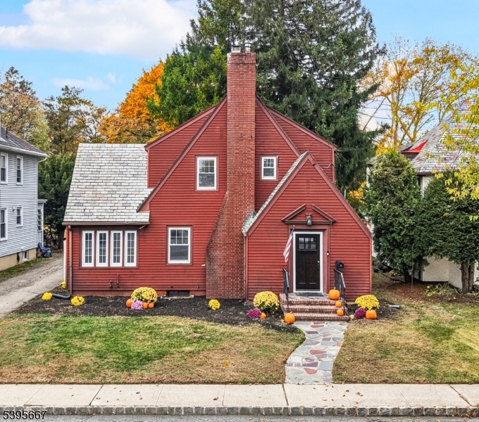 Exterior - Charming Colonial