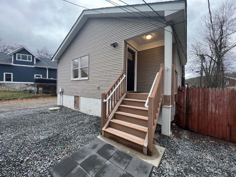 Private Rear Entrance