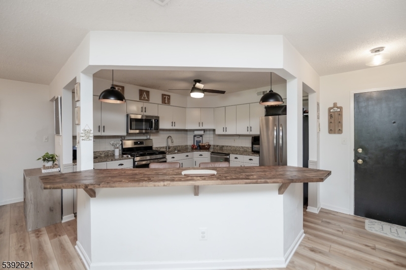 Open Kitchen breakfast bar