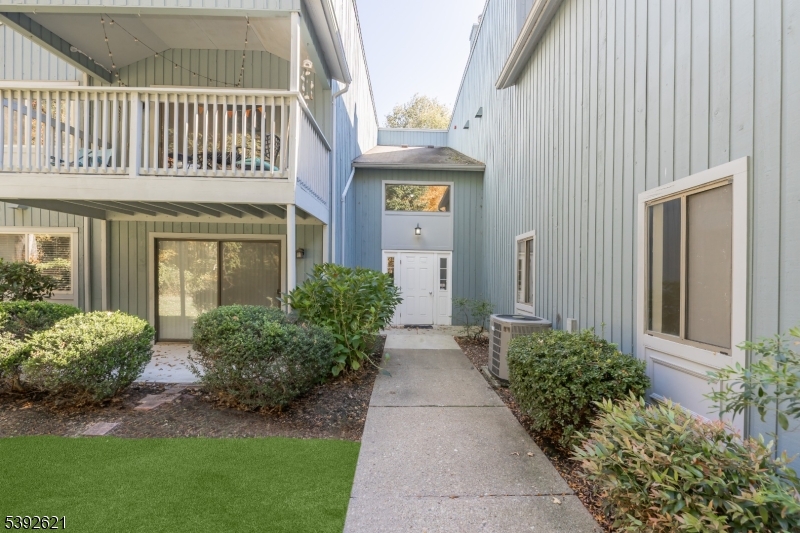 Well maintained complex and professionally landscaped.