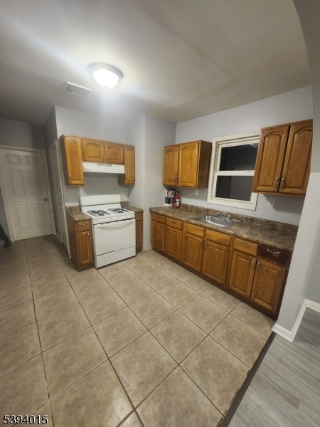 97 Clinton Pl, Newark