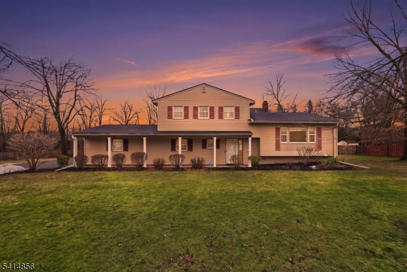 Welcome to 61 Queen Anne Dr.