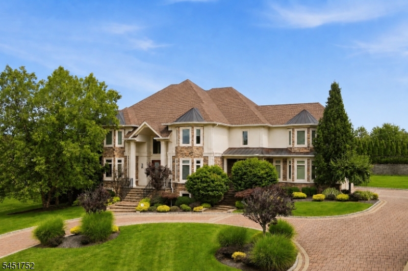 Front of Home (1 of 3)