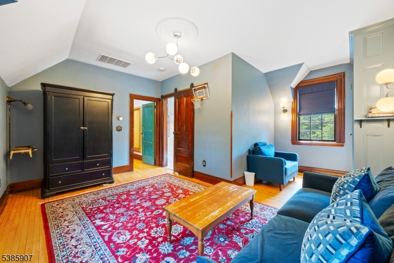 2nd Floor Nanny's Living Room