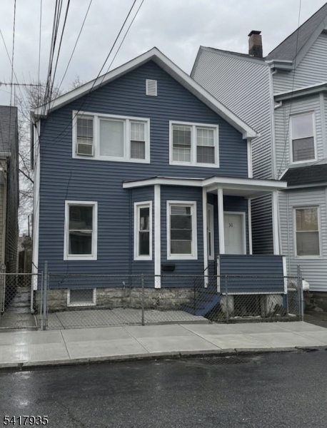 Front entrance 33 Ryerson Ave