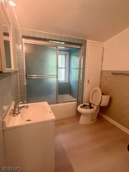 2nd floor bath