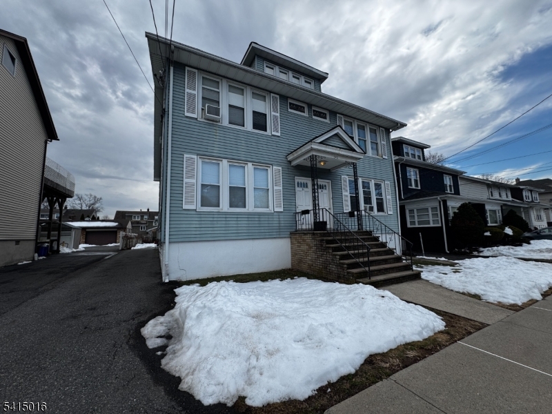 540 Page Ave, Lyndhurst