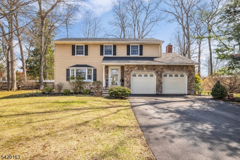 4 bedroom 2.5 bath colonial