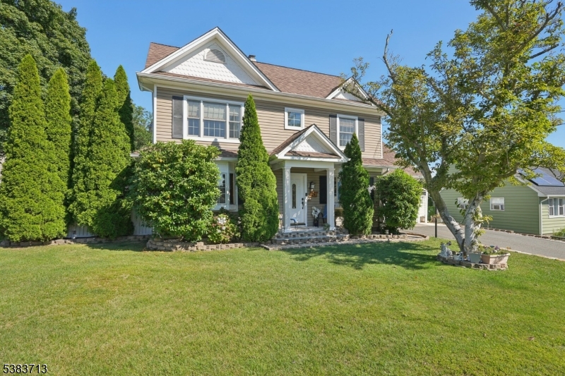 Your new home in a perfect location!