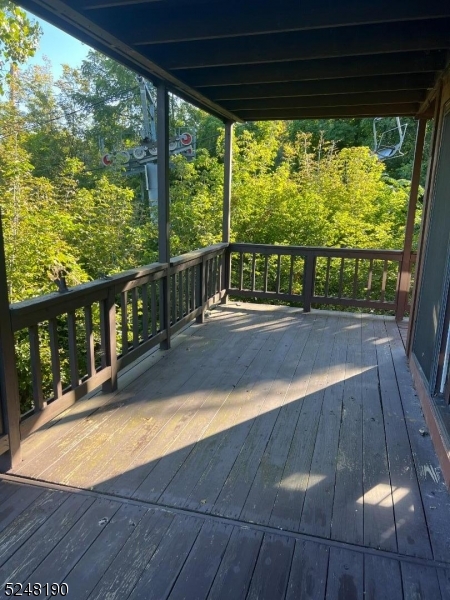 Large wrap around deck Enjoy amazing slope side views!