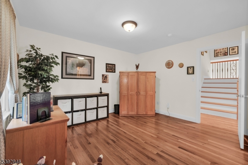 Ensuite (Second Bedroom)