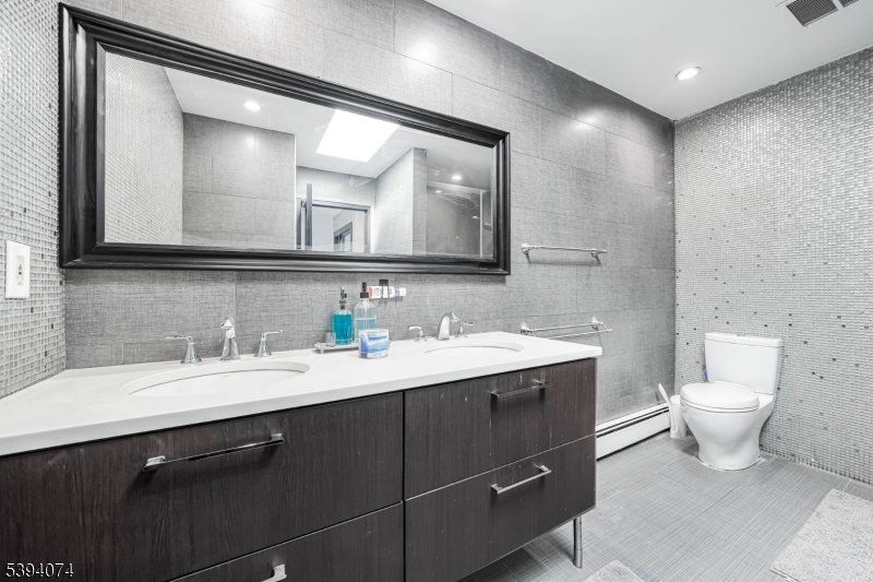 SECOND FLOOR BATHROOM