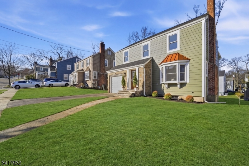 Front Landscaping virtually enhanced