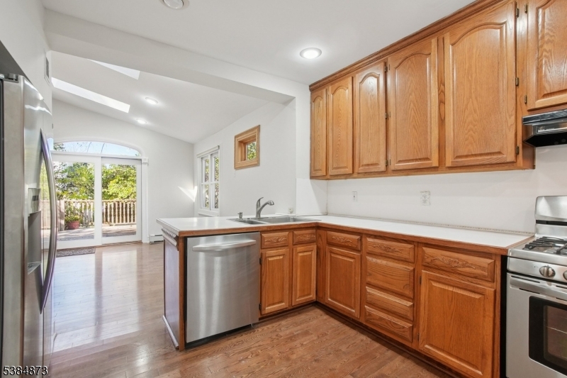 Kitchen stainless steel appliances included