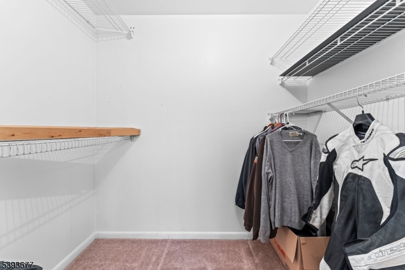 Walk-in- Closet
