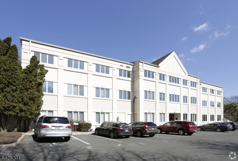 Attractive professional bldg Tons of on site parking