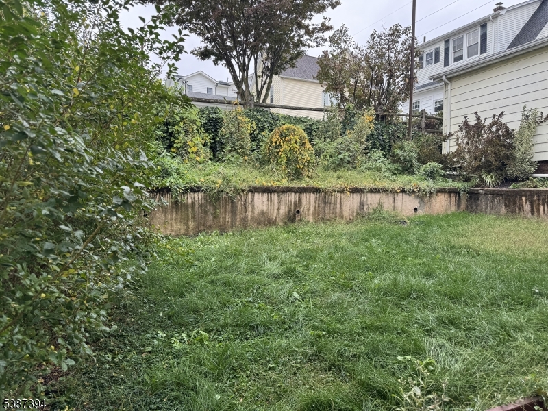 Backyard Unit 2 has primary use of the backyard