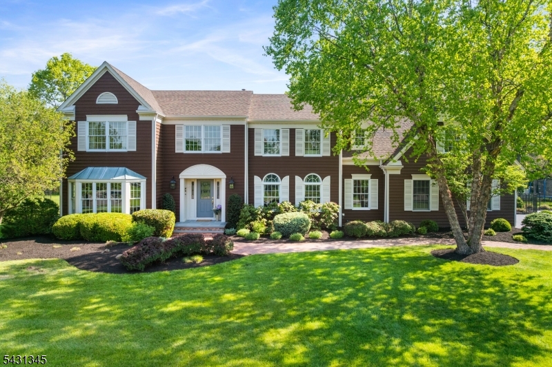 IMPECCABLE INSIDE AND OUT!