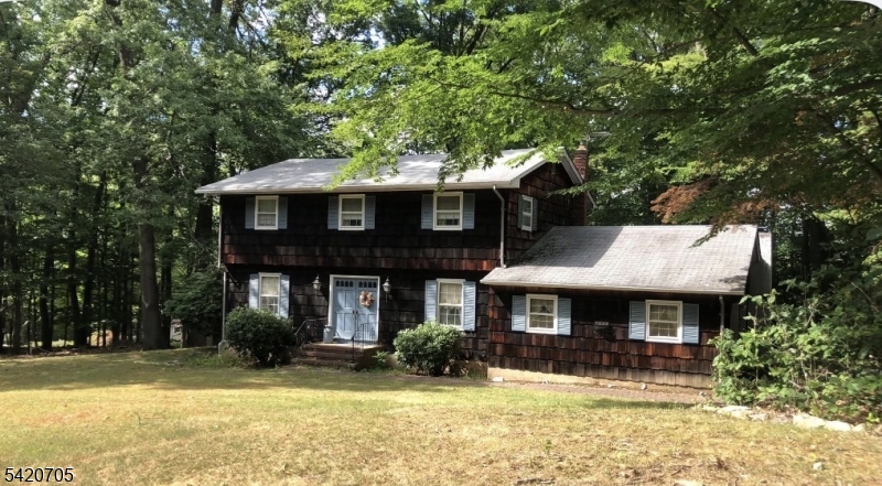 HOME LOCATED IN HIGHLY DESIRABLE  UNION HILL