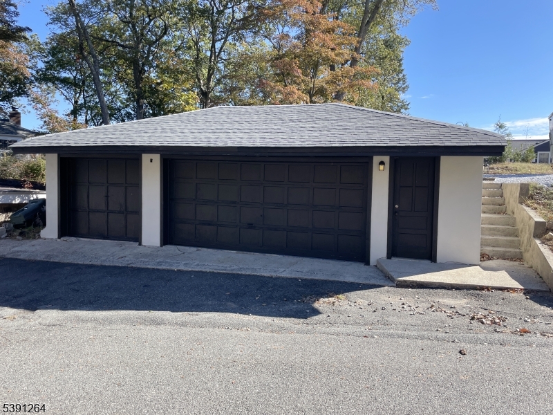 3 car garage