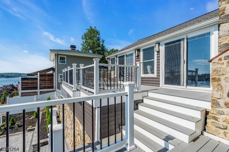 decks outside bedrooms1/2