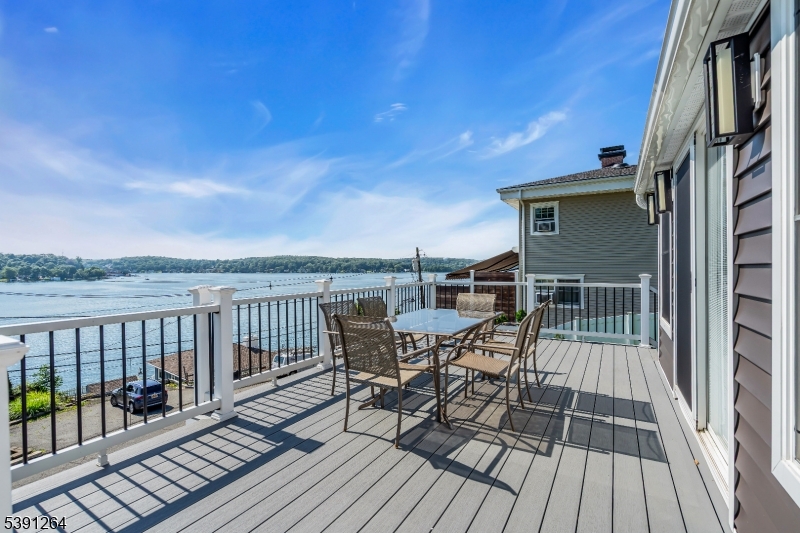 deck outside bedrooms 1/2
