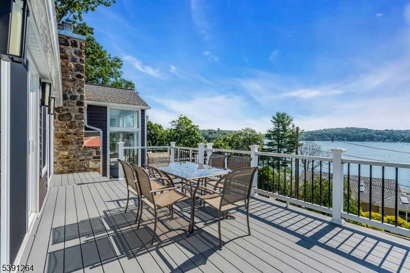 deck outside bedrooms 1/2