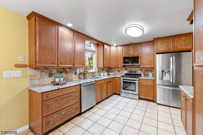 Custom cabinets Generous cabinet & counter space