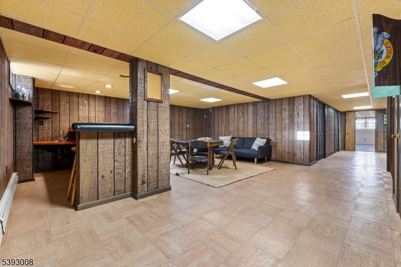 Leisure room alt view