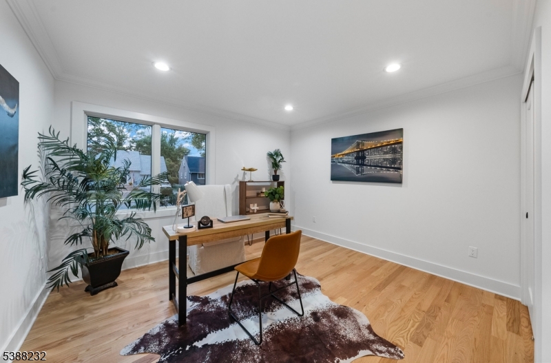 Bedroom/office