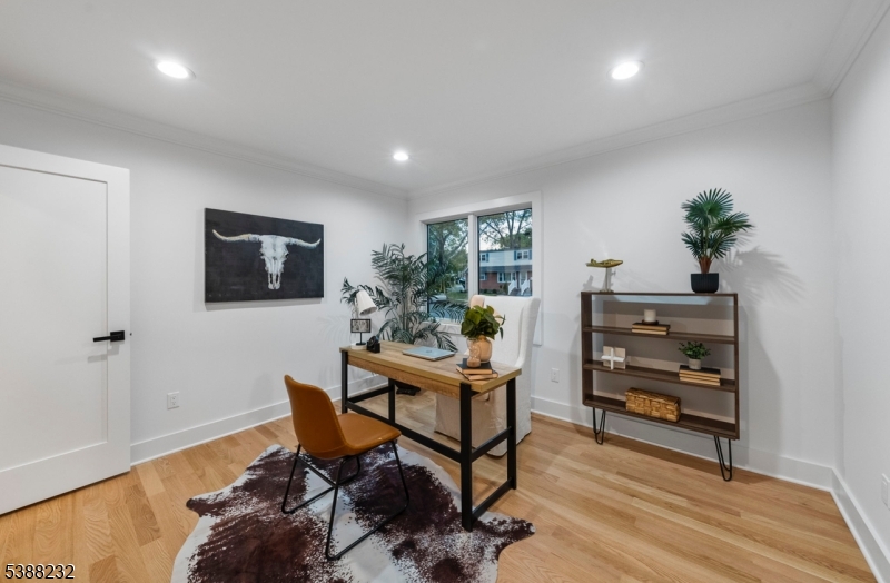 Bedroom/office