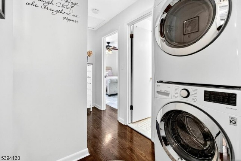 Washer/Dryer in Unit