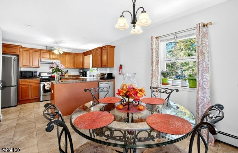 Great eating area off Kitchen