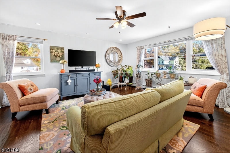 Spacious and Bright LR