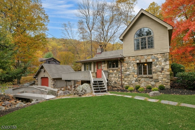 Custom Stone Home Overlooking Lake Valhalla