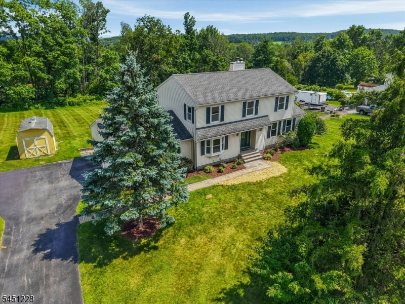 WELCOME HOME Beautiful North Field Estates home on 1AC of level property!