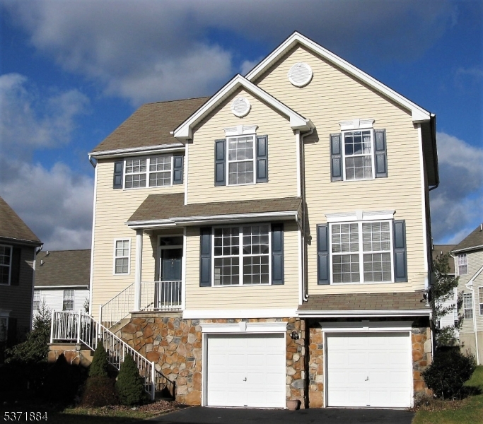 Immediately available. 4 bedroom, 2.5 bath home with hardwood floors throughout, updated kitchen, finished basement with walkout, community pool, tennis courts & playground, natural gas & public water & sewer.