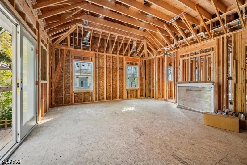 Spacious Master Bedoom